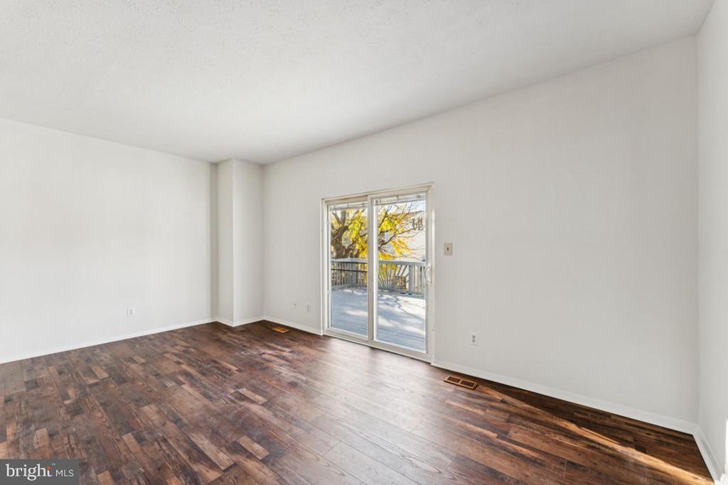 32 STONEWAY PLACE