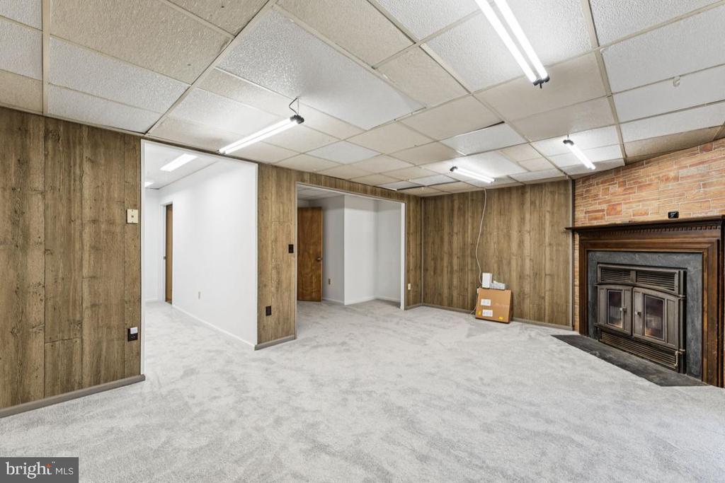 32 STONEWAY PLACE