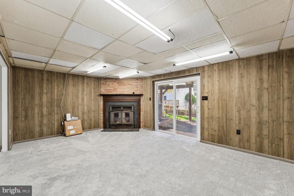 32 STONEWAY PLACE