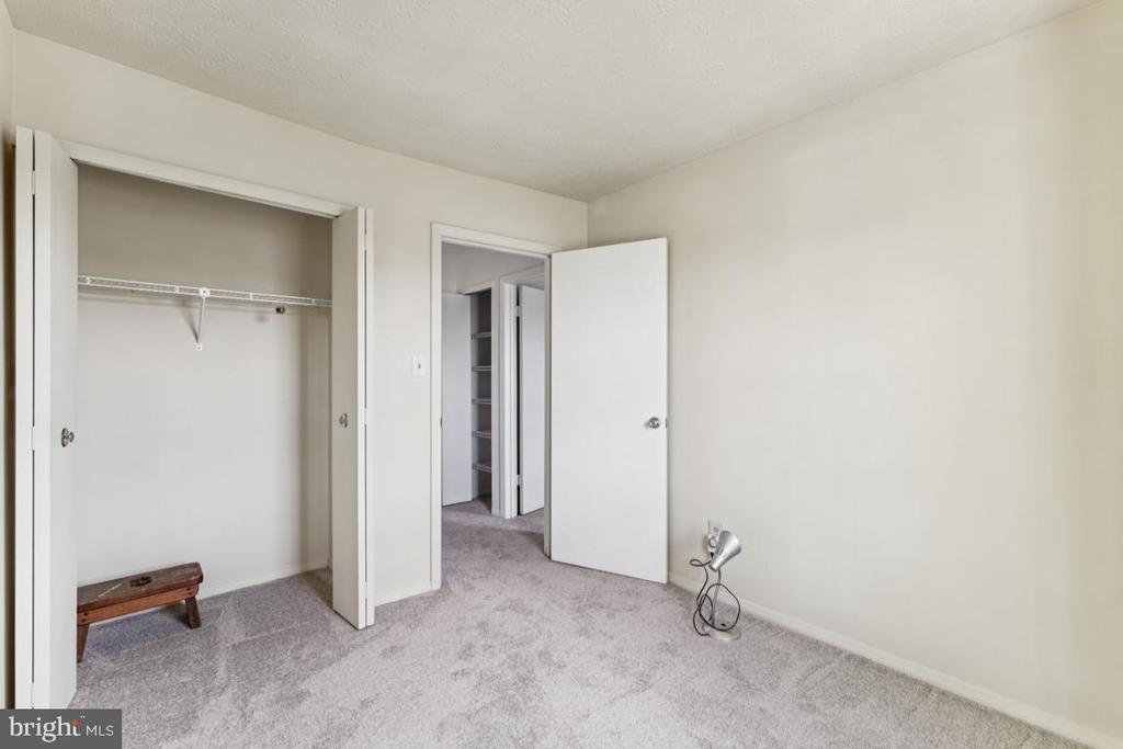 32 STONEWAY PLACE
