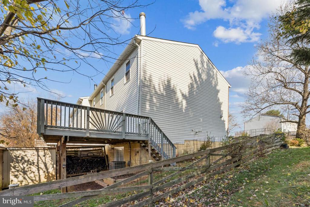 32 STONEWAY PLACE
