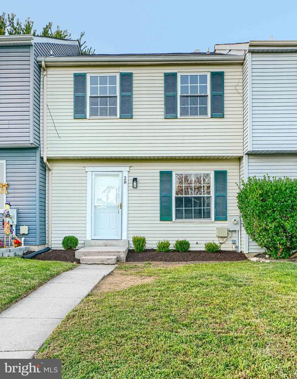 28 SANDSTONE COURT