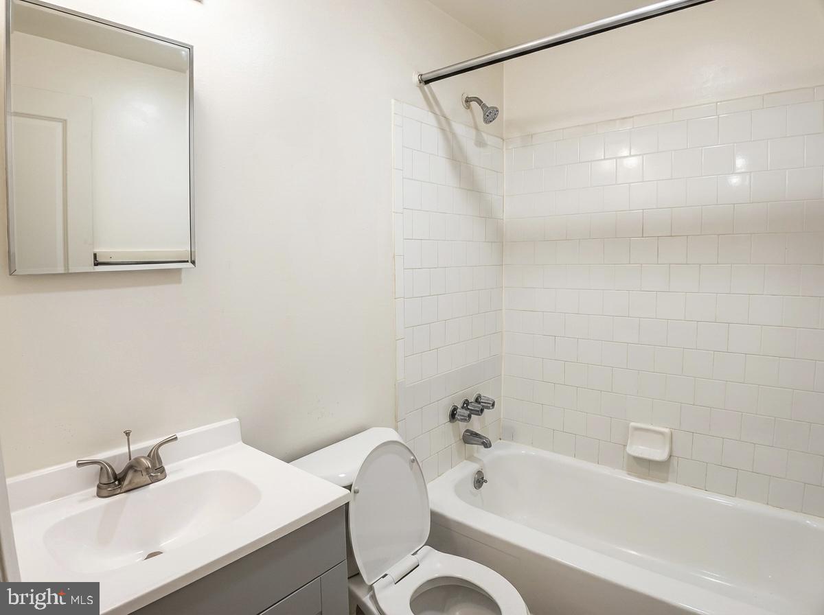 16 SLAVIN COURT 4H