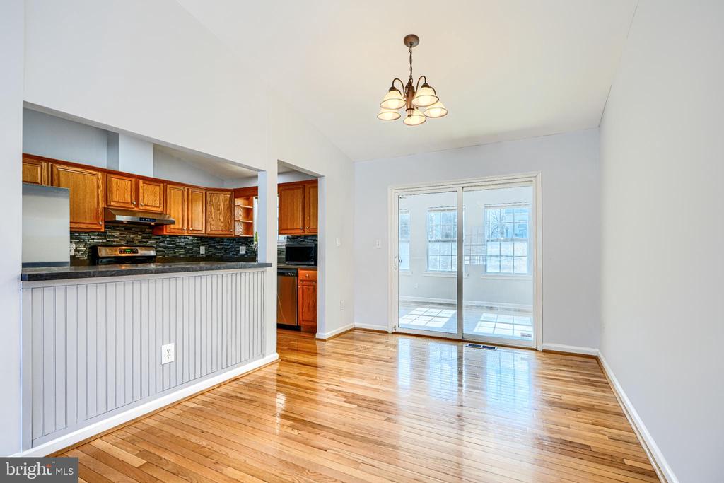 3 DAJOBE COURT