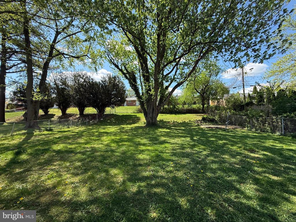 8907 MAPLEBROOK ROAD