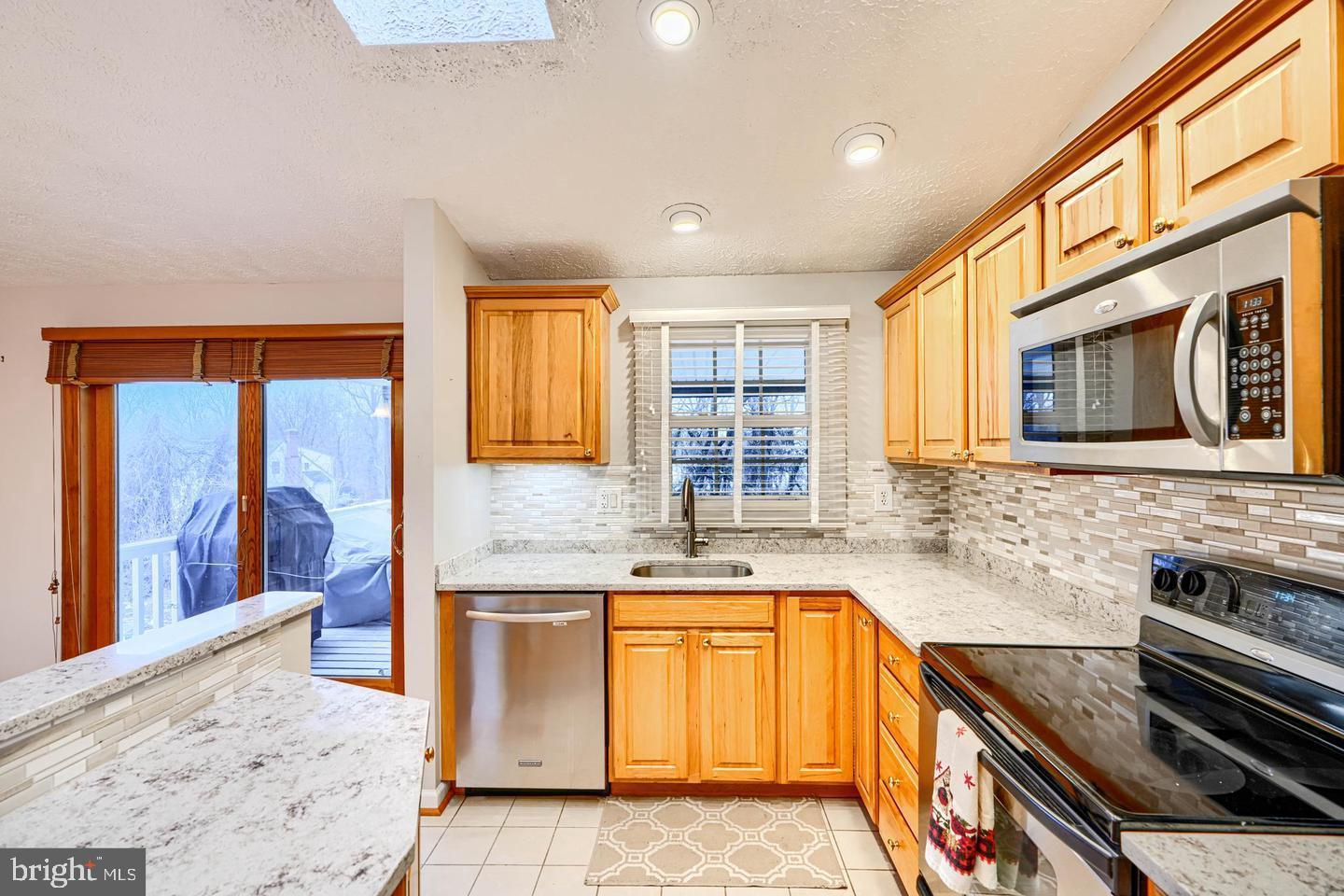 8908 GOLDEN TREE LANE