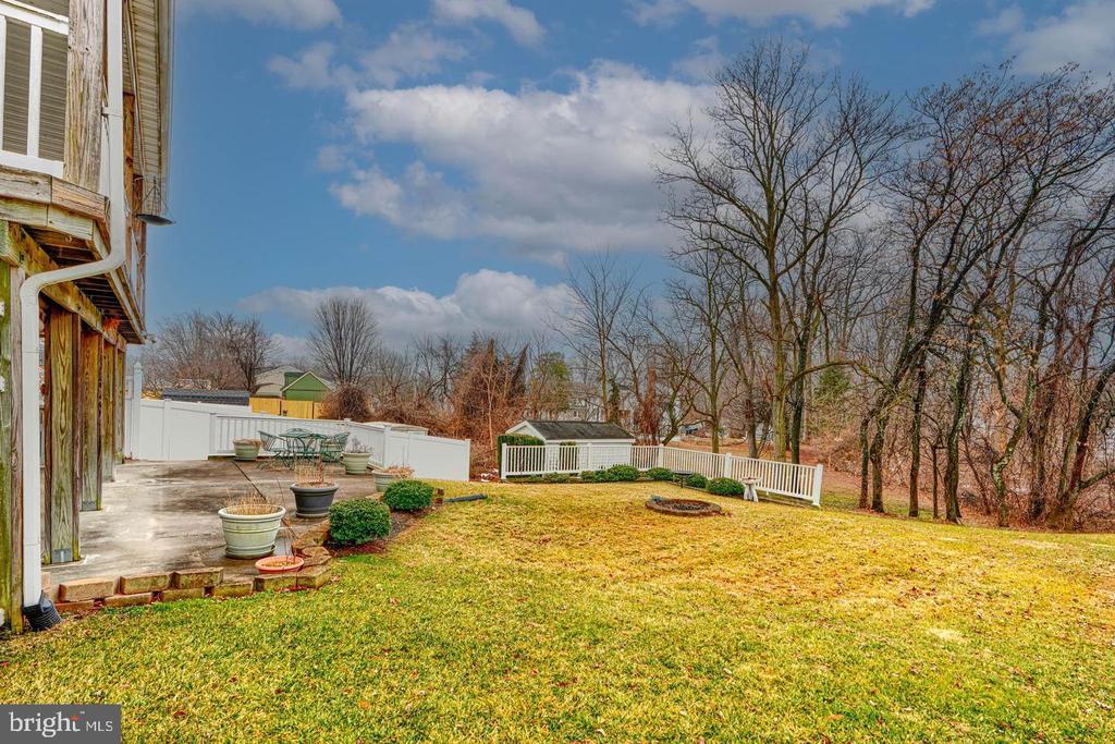 8908 GOLDEN TREE LANE