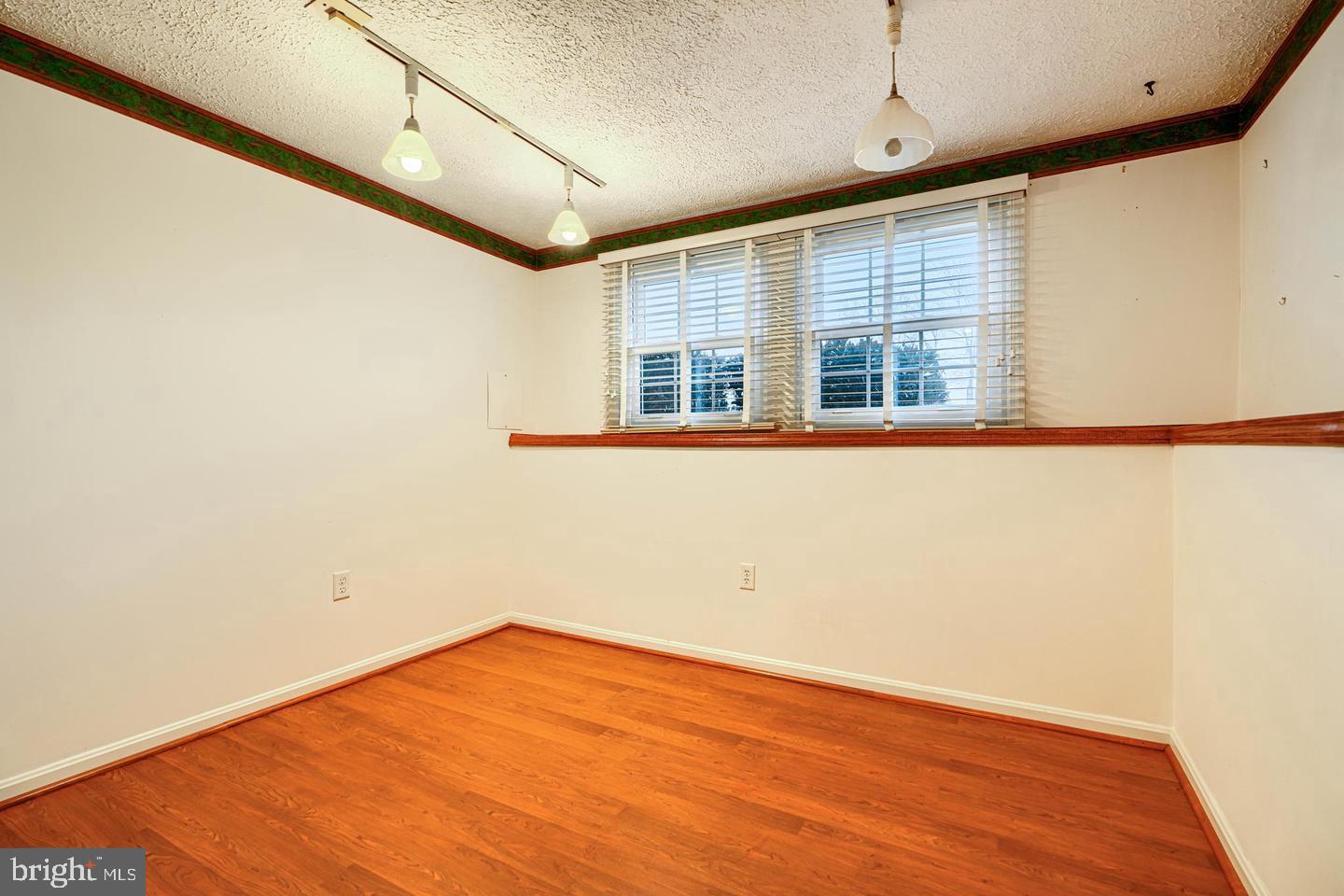 8908 GOLDEN TREE LANE