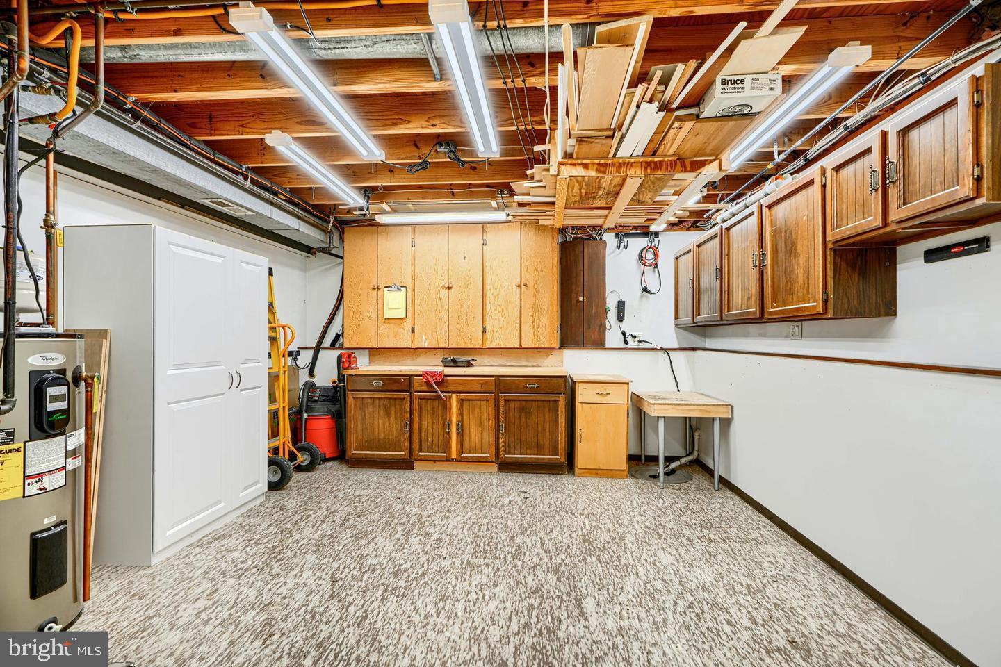 8908 GOLDEN TREE LANE