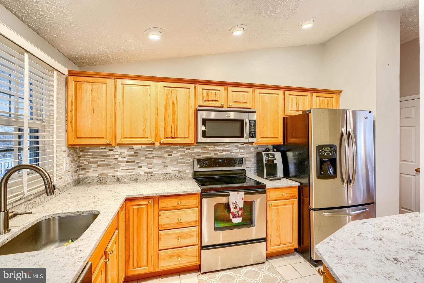 8908 GOLDEN TREE LANE