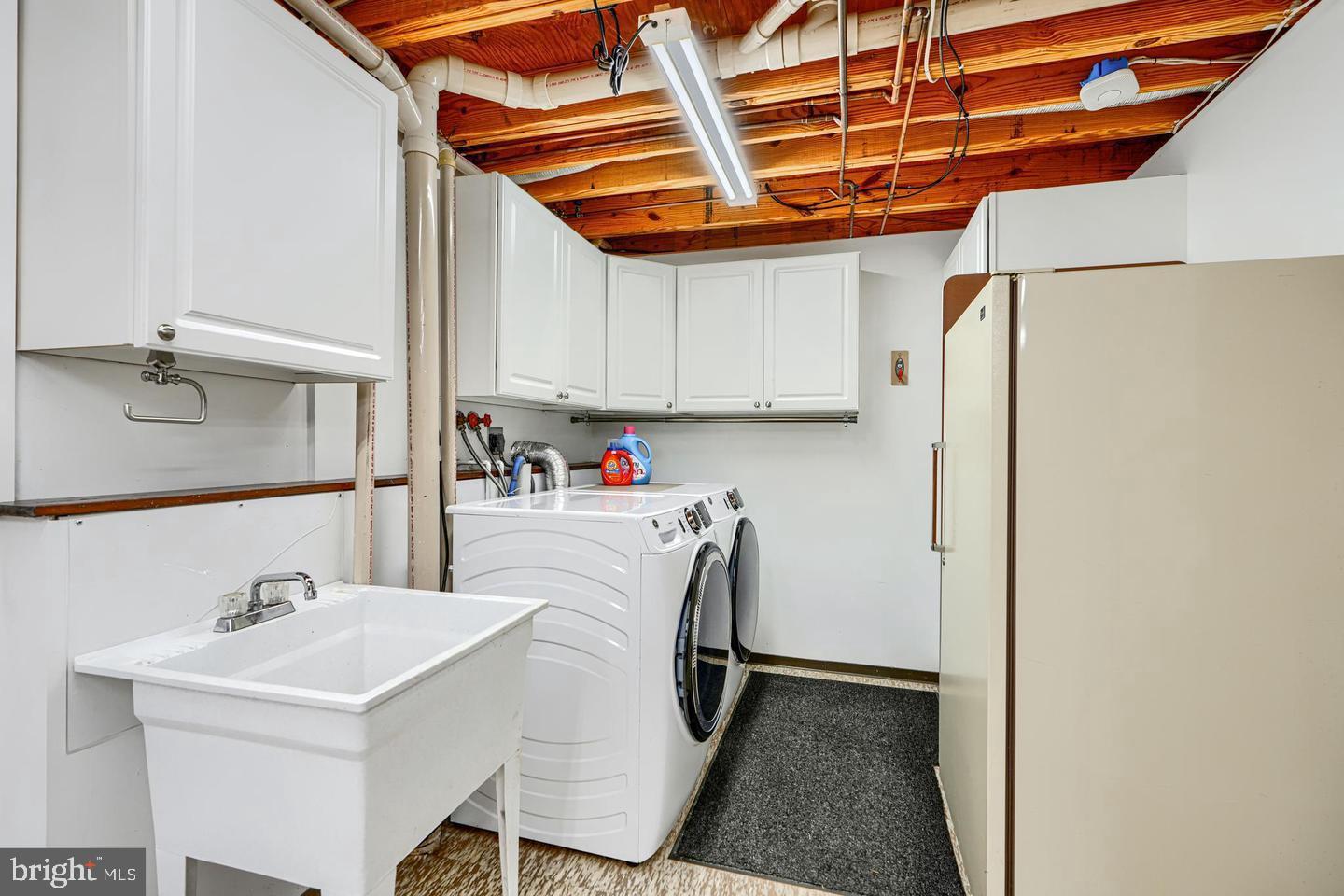 8908 GOLDEN TREE LANE