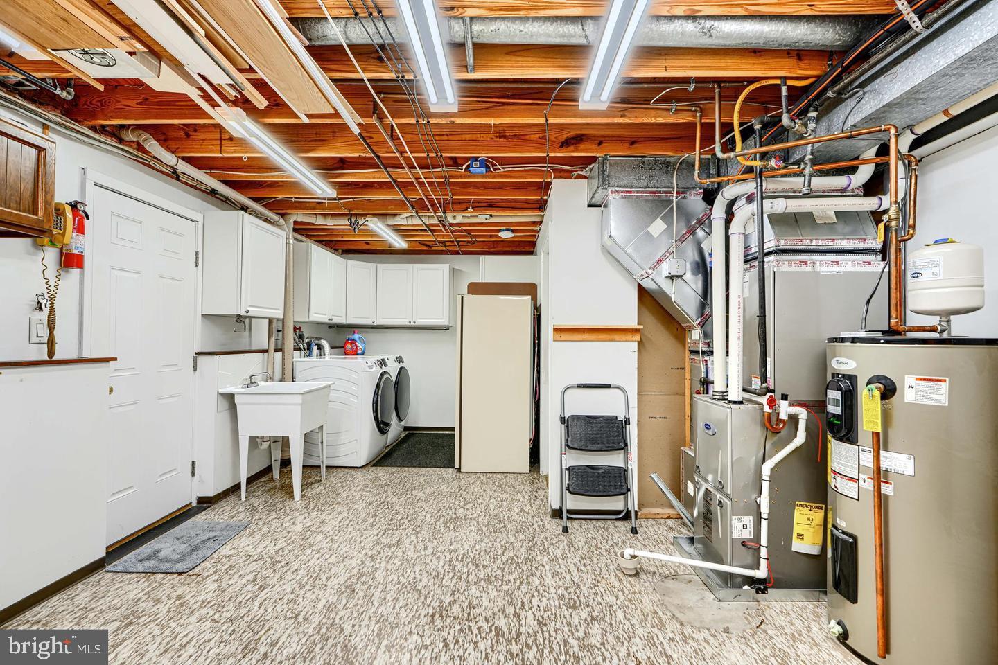 8908 GOLDEN TREE LANE