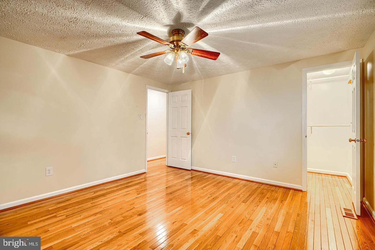 8908 GOLDEN TREE LANE