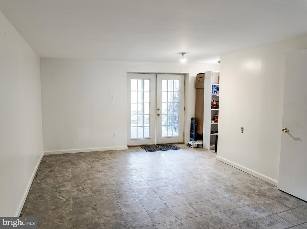 16 POWHURST COURT