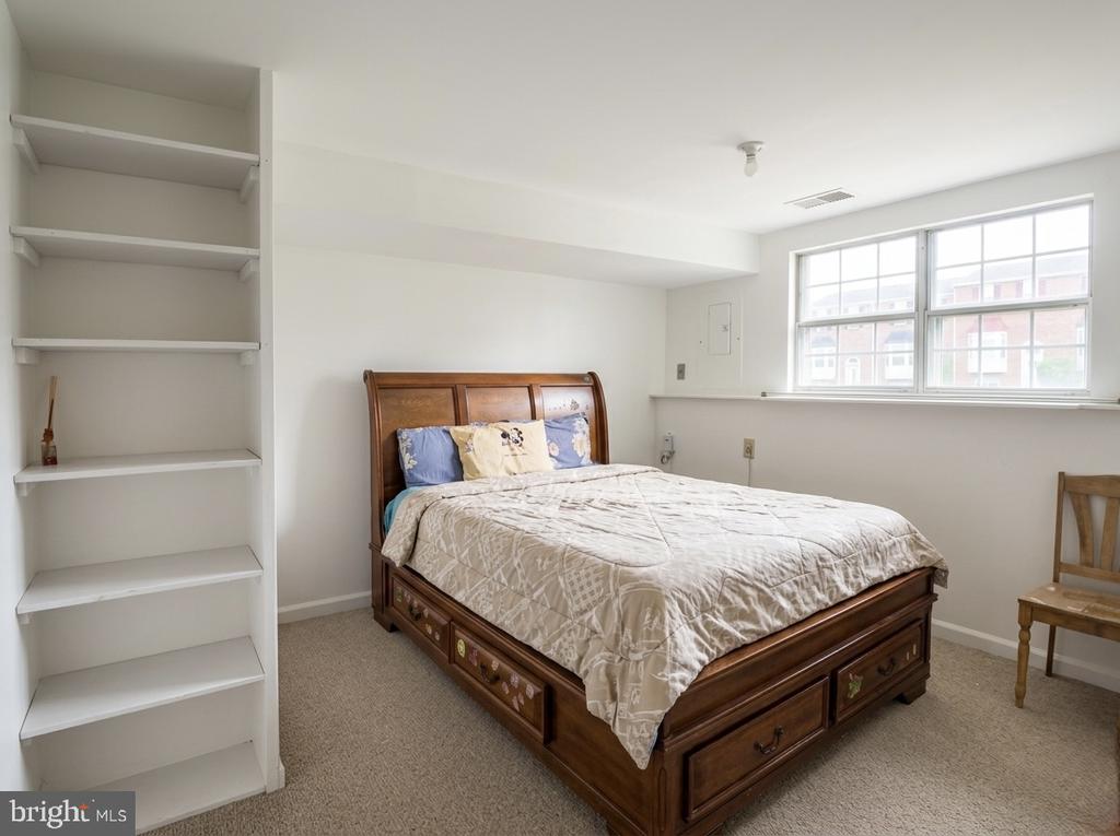 16 POWHURST COURT