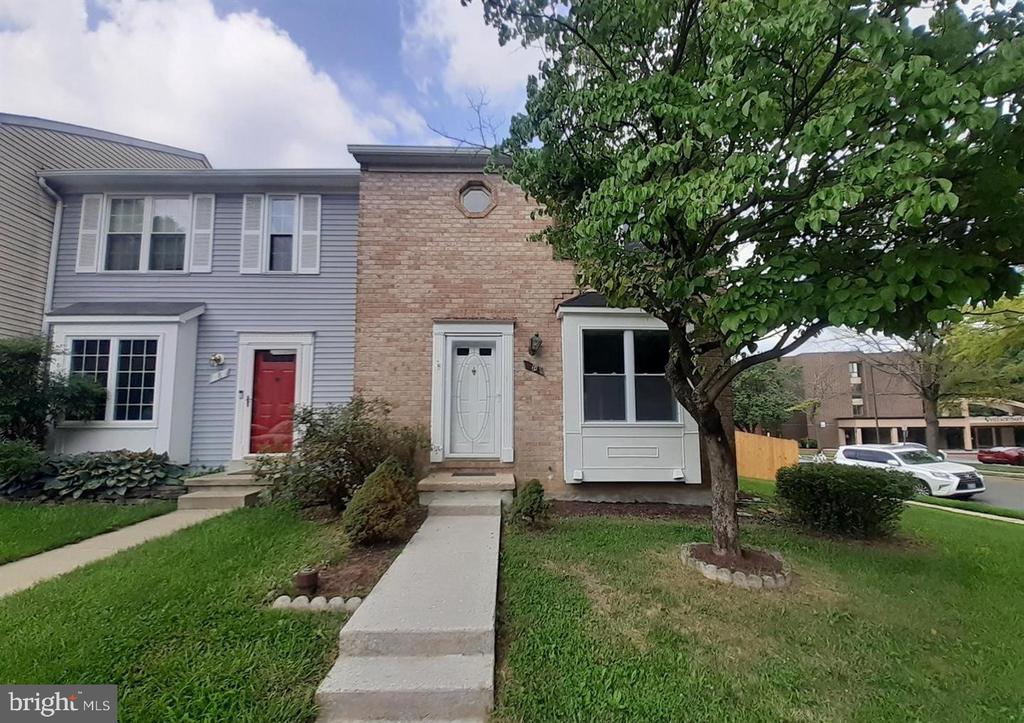 10 PRESTWICK SQUARE