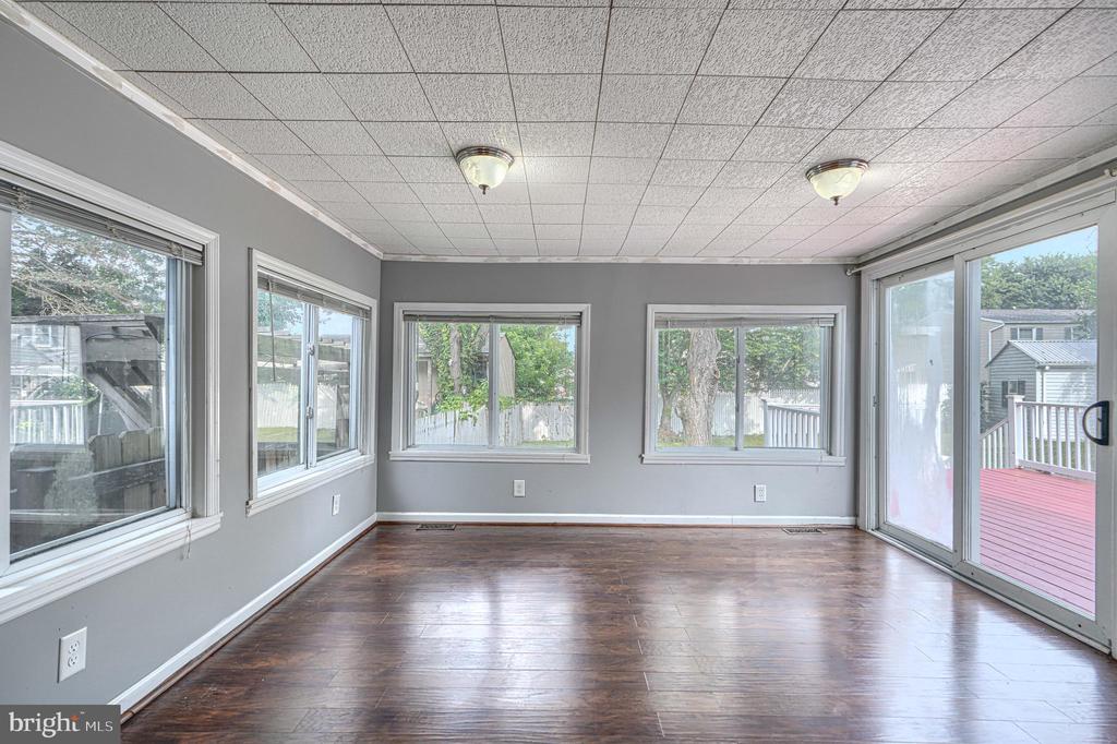 7 AMBOLIN COURT