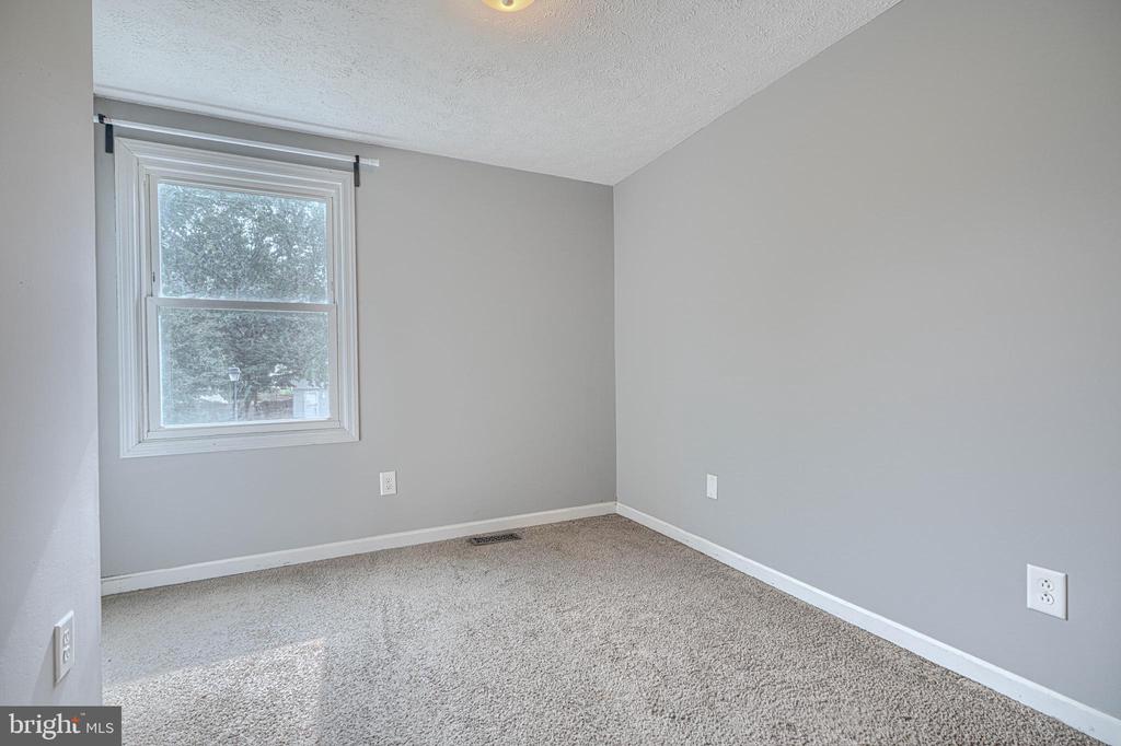 7 AMBOLIN COURT