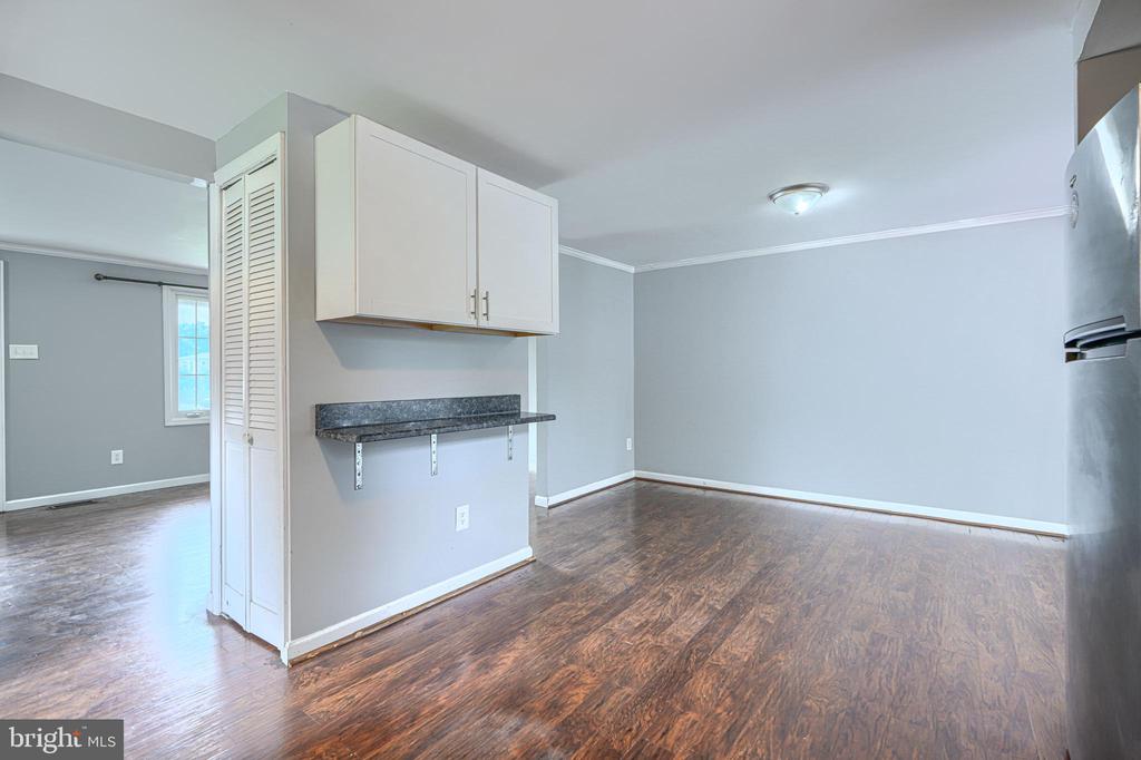 7 AMBOLIN COURT