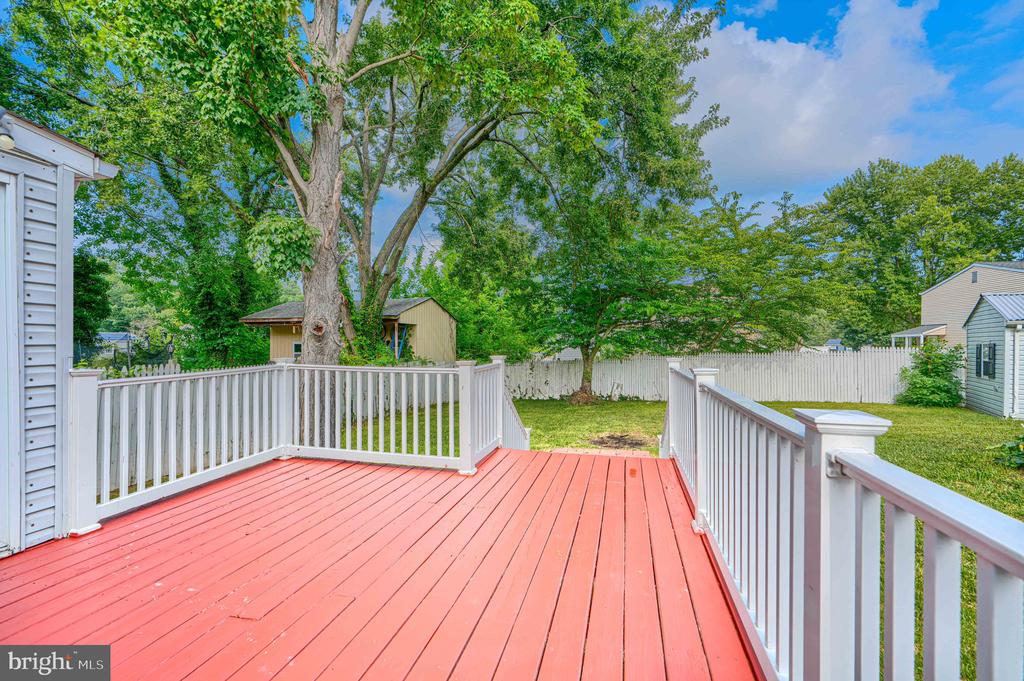 7 AMBOLIN COURT