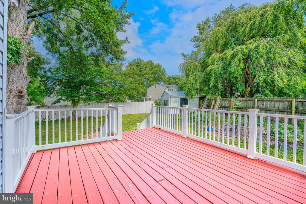 7 AMBOLIN COURT