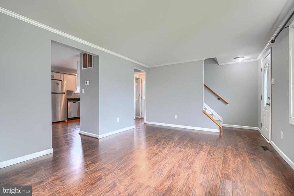 7 AMBOLIN COURT