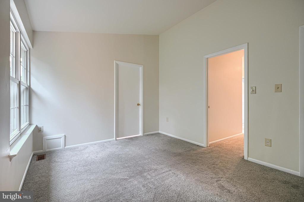 3023 N BRANCH LANE