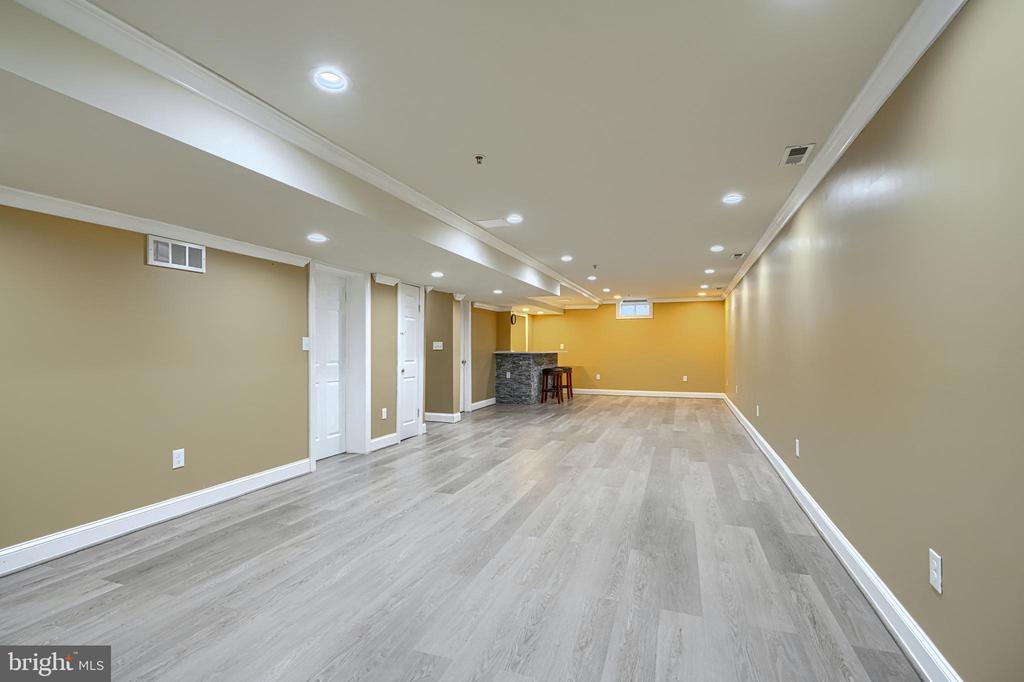 516 LAFAYETTE AVENUE