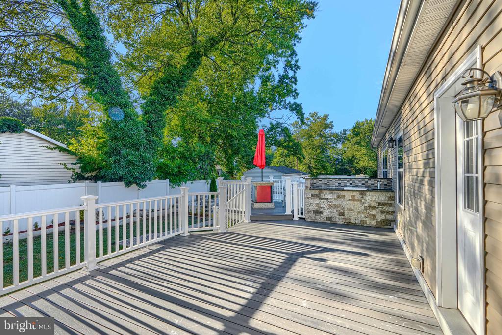 516 LAFAYETTE AVENUE