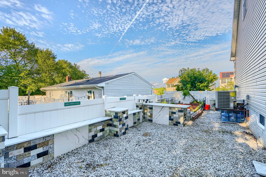 516 LAFAYETTE AVENUE