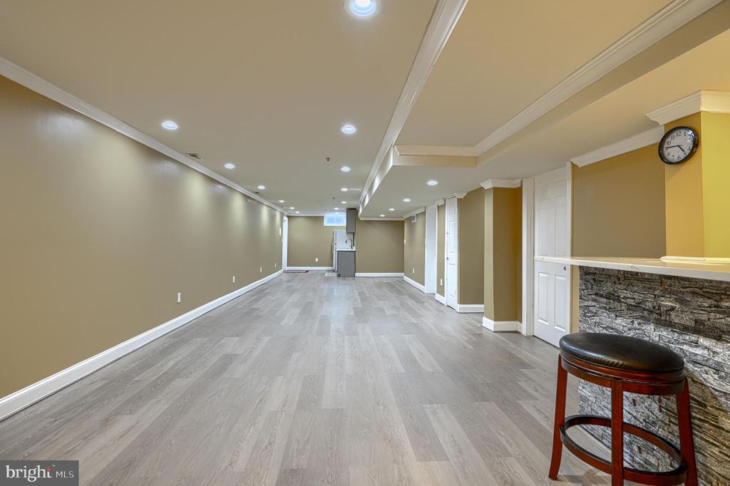 516 LAFAYETTE AVENUE