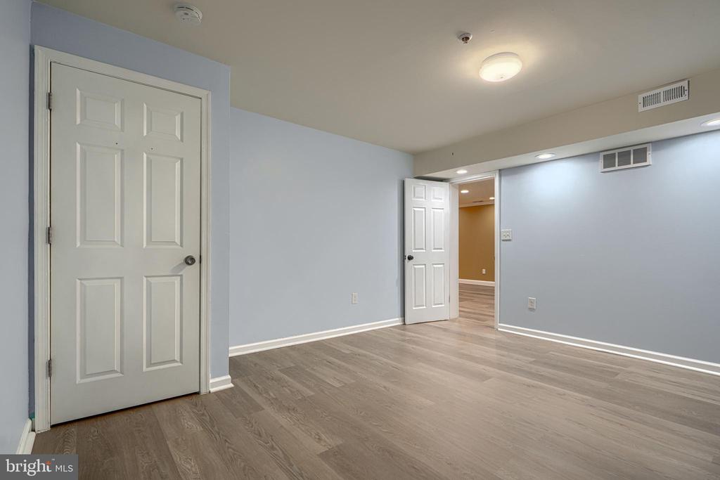 516 LAFAYETTE AVENUE