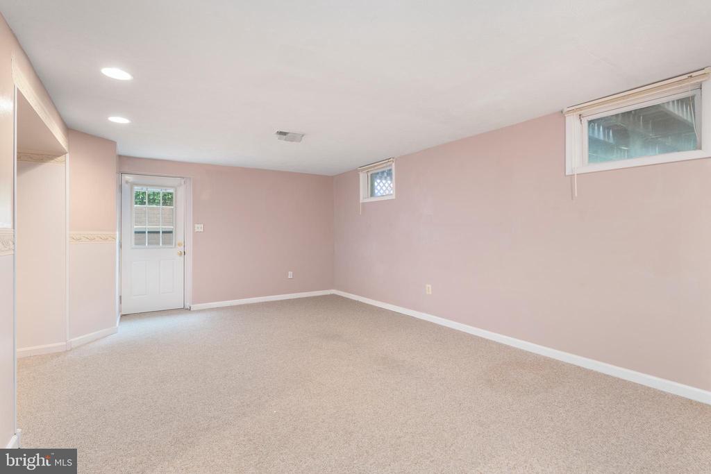 26 HEAVRIN CT.