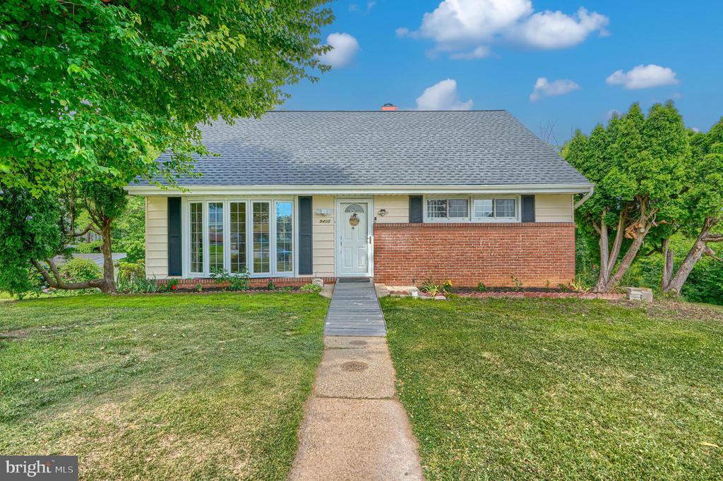 9405 THORNEWOOD COURT