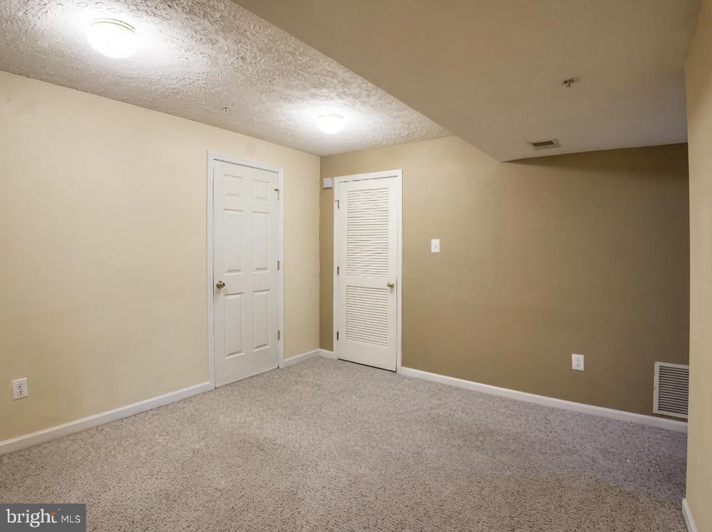 9746 HARVESTER CIRCLE Unit: 9746