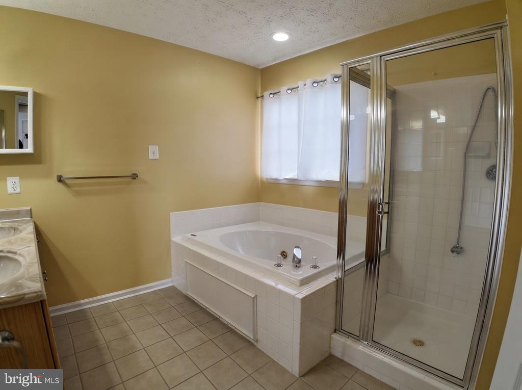 9746 HARVESTER CIRCLE Unit: 9746