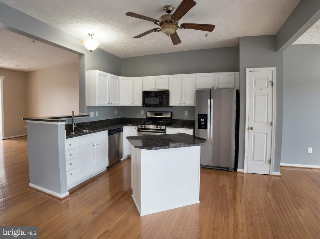 9746 HARVESTER CIRCLE Unit: 9746
