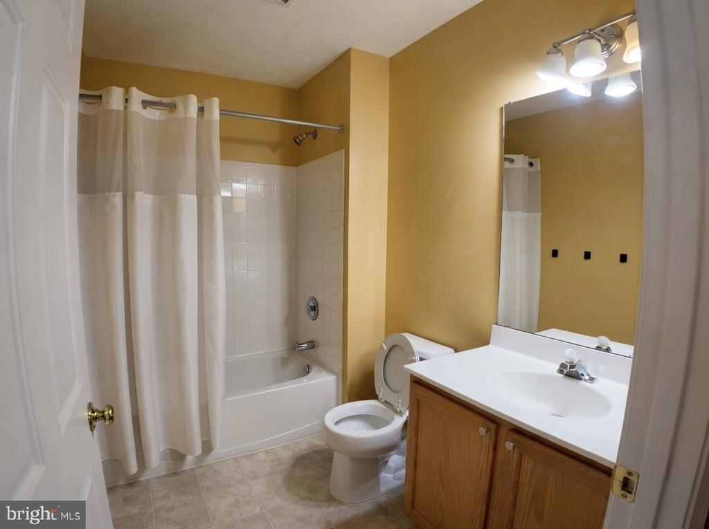 9746 HARVESTER CIRCLE Unit: 9746