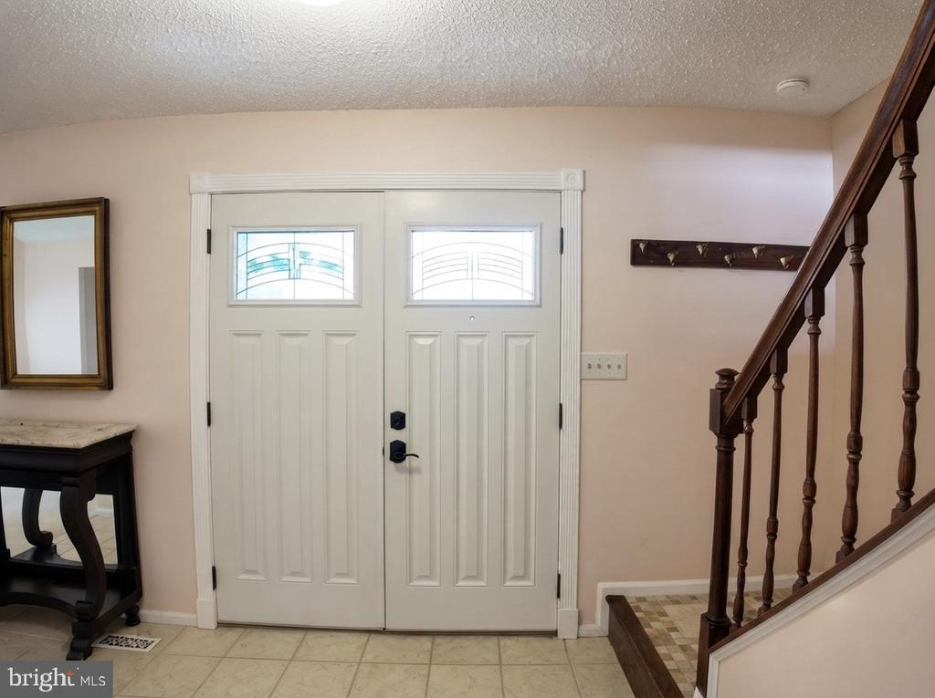 5 HUNTERS COURT