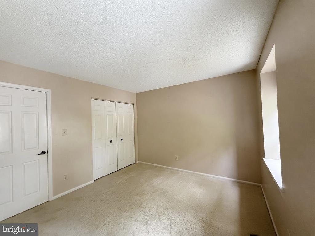 5 HUNTERS COURT