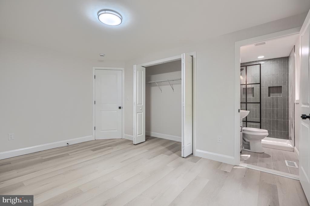 3906 TEVIS CIRCLE