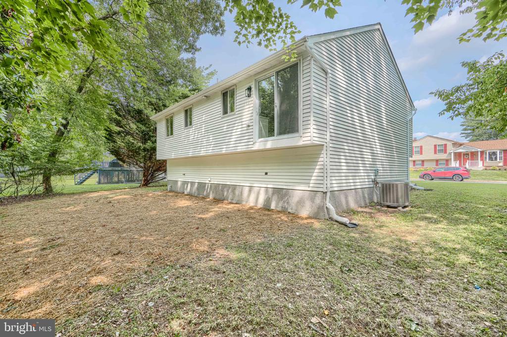 3906 TEVIS CIRCLE