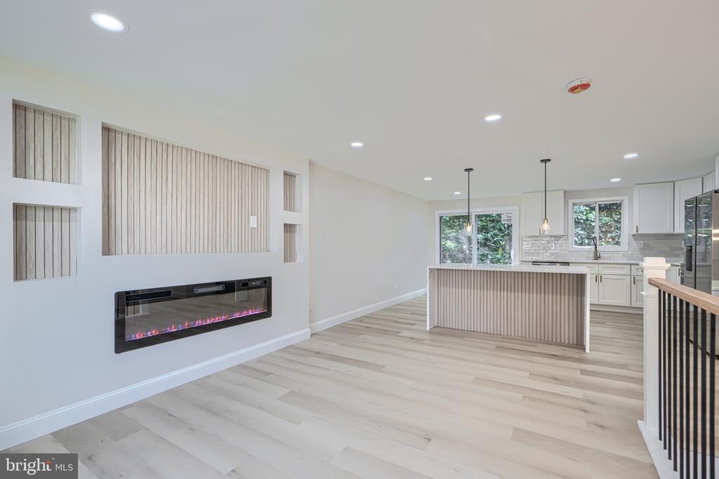 3906 TEVIS CIRCLE