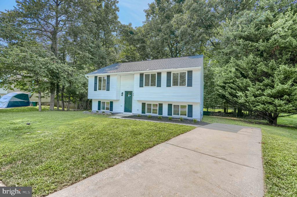 3906 TEVIS CIRCLE