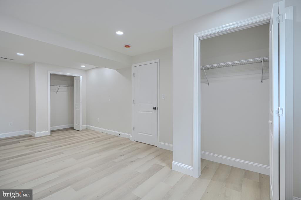 3906 TEVIS CIRCLE