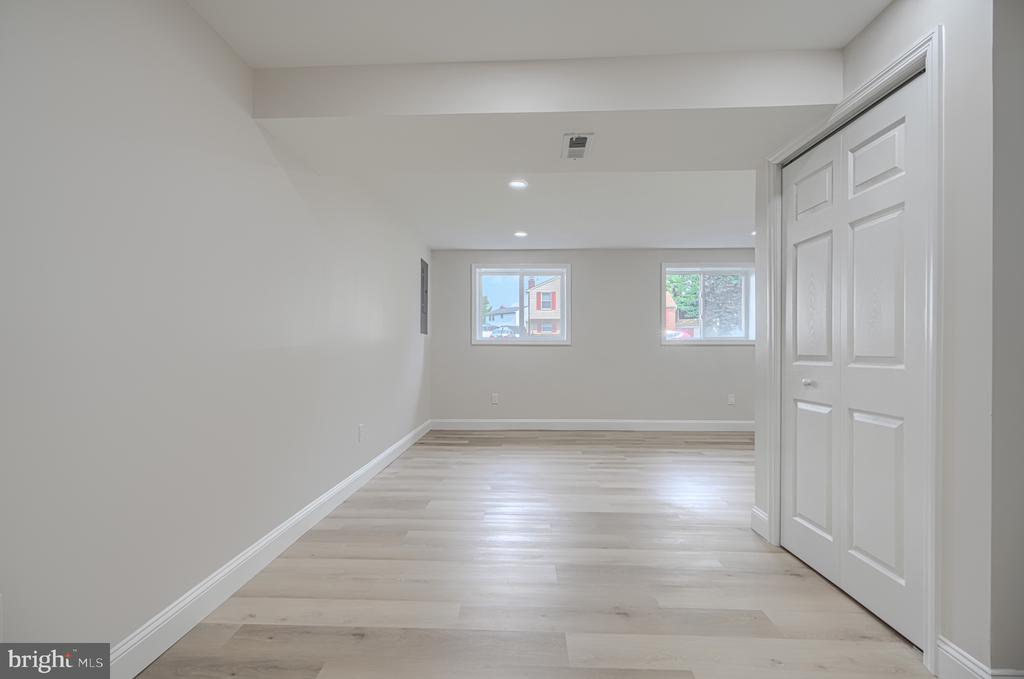 3906 TEVIS CIRCLE