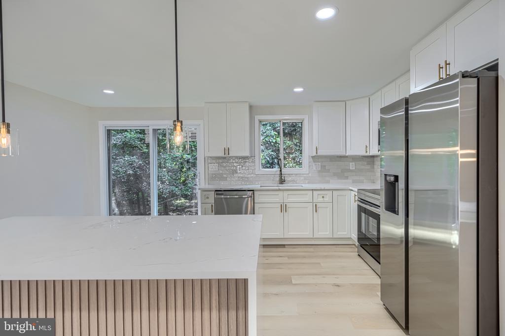 3906 TEVIS CIRCLE