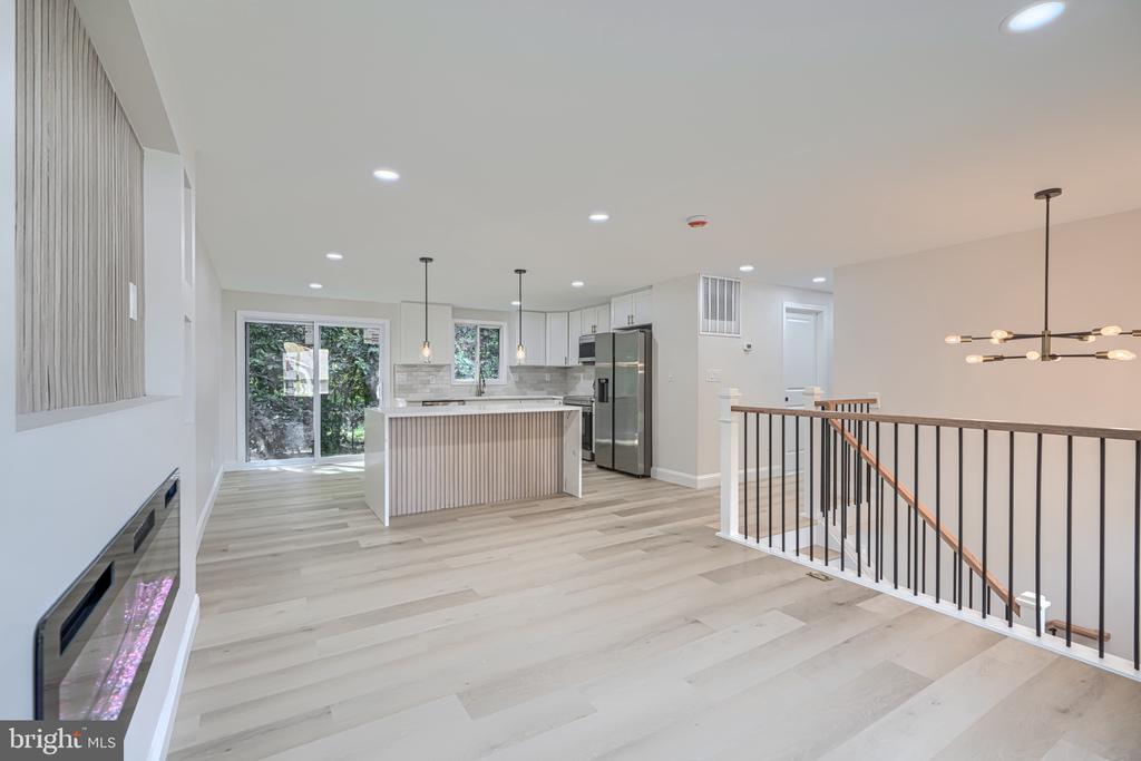 3906 TEVIS CIRCLE
