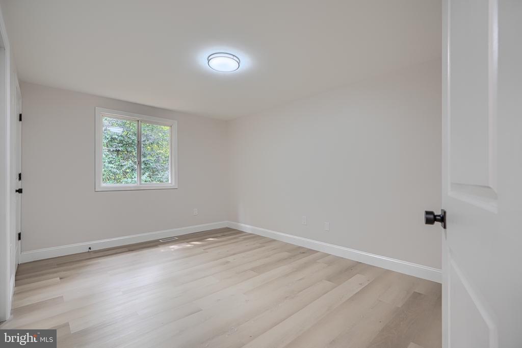 3906 TEVIS CIRCLE