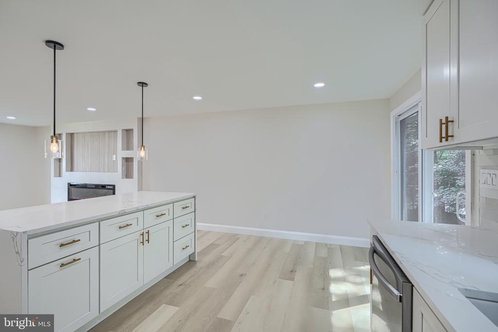 3906 TEVIS CIRCLE